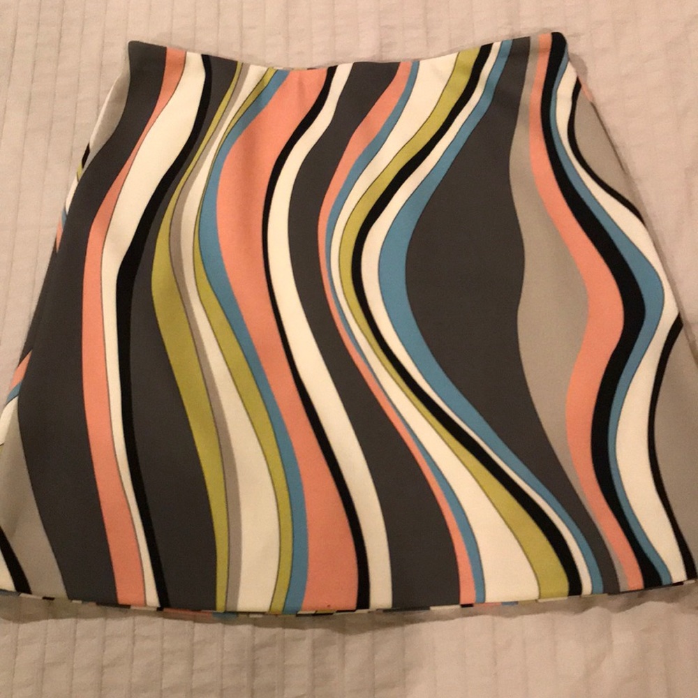 Marc Cain woman’s mini skirt size 3